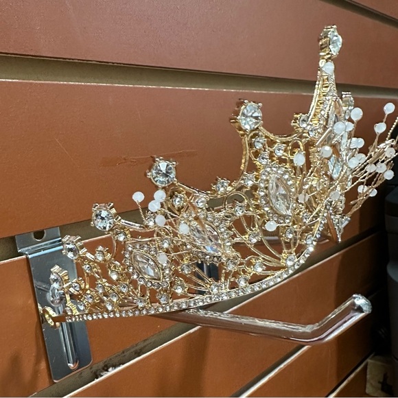 Elegant Gold Tiara with Crystal Accents - Picture 4 of 6
